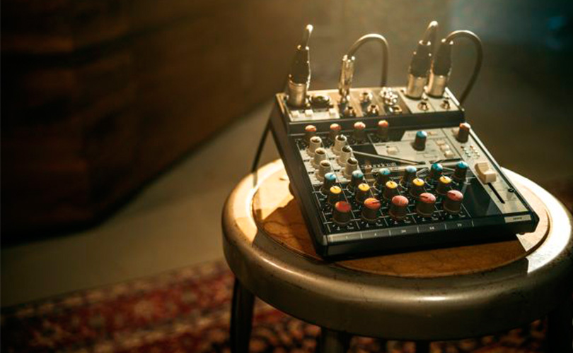 Mixážní pult SOUNDCRAFT NOTEPAD-8FX - detail