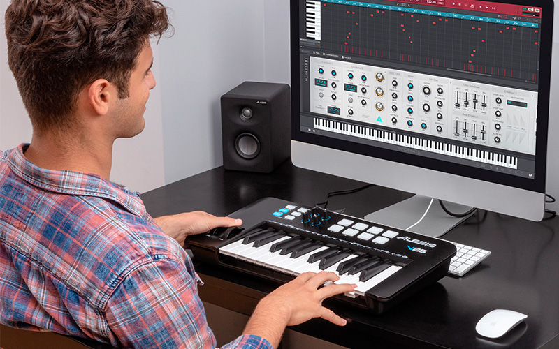 Keyboard ALESIS V25 MKII Propojení ALESIS V25 MKII s PC