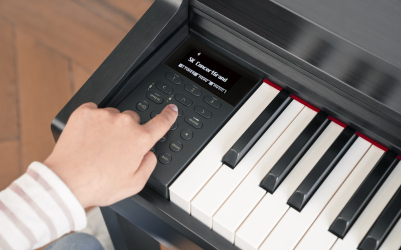 Digitální piano KAWAI CN301R Detail ovládání piana KAWAI CN301R