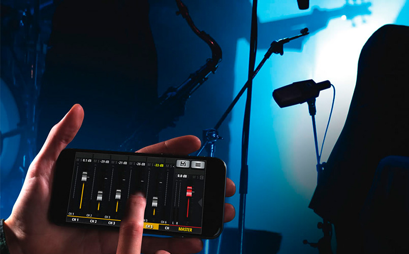 Ovládání digitálního mixpultu SOUNDCRAFT UI16 přes mobilní telefon