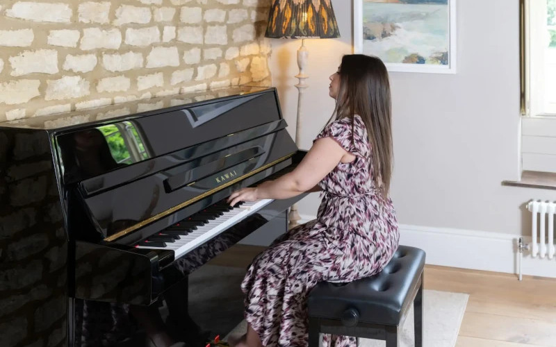 Piano KAWAI K-15 E v interieru