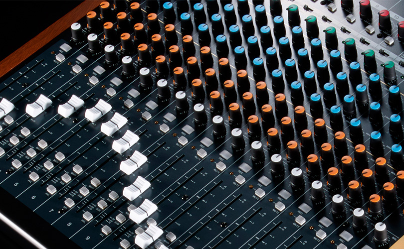 Detail ovládání mixpultu TASCAM MODEL 24